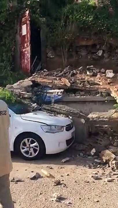 Scène ahurissante d’un éboulement en pleine ville : des dégâts matériels  énormes mais pas de victimes