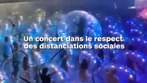Un concert dans des bulles transparentes pour respecter les distances sociales