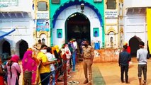लखना में कालका देवी मंदिर पर पुलिस प्रशासन की मौजूदगी में भक्त लोग कर रहे हैं पूजा अर्चना