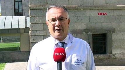 Prof. Dr. Büyükçelik: Meme kanserinde erken teşhis önemli