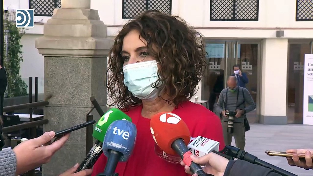Montero dice que la normativa europea impide bajar IVA a mascarillas
