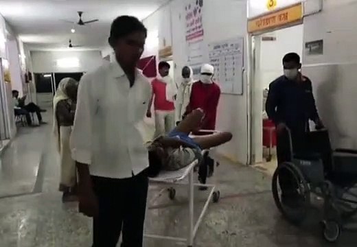 कार ने बाइक सवार को मारी टक्कर, बाइक सवार हुआ घायल