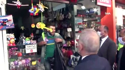 Koronaya meydan okuyan esnaf maskesiz yakalanınca “Gebermek istiyorum" dedi