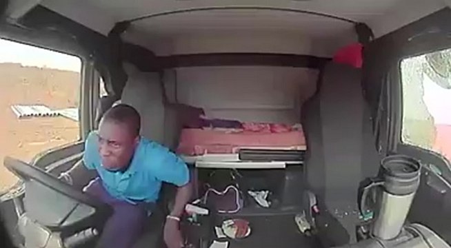 Un chauffeur de camion se fait tirer dessus
