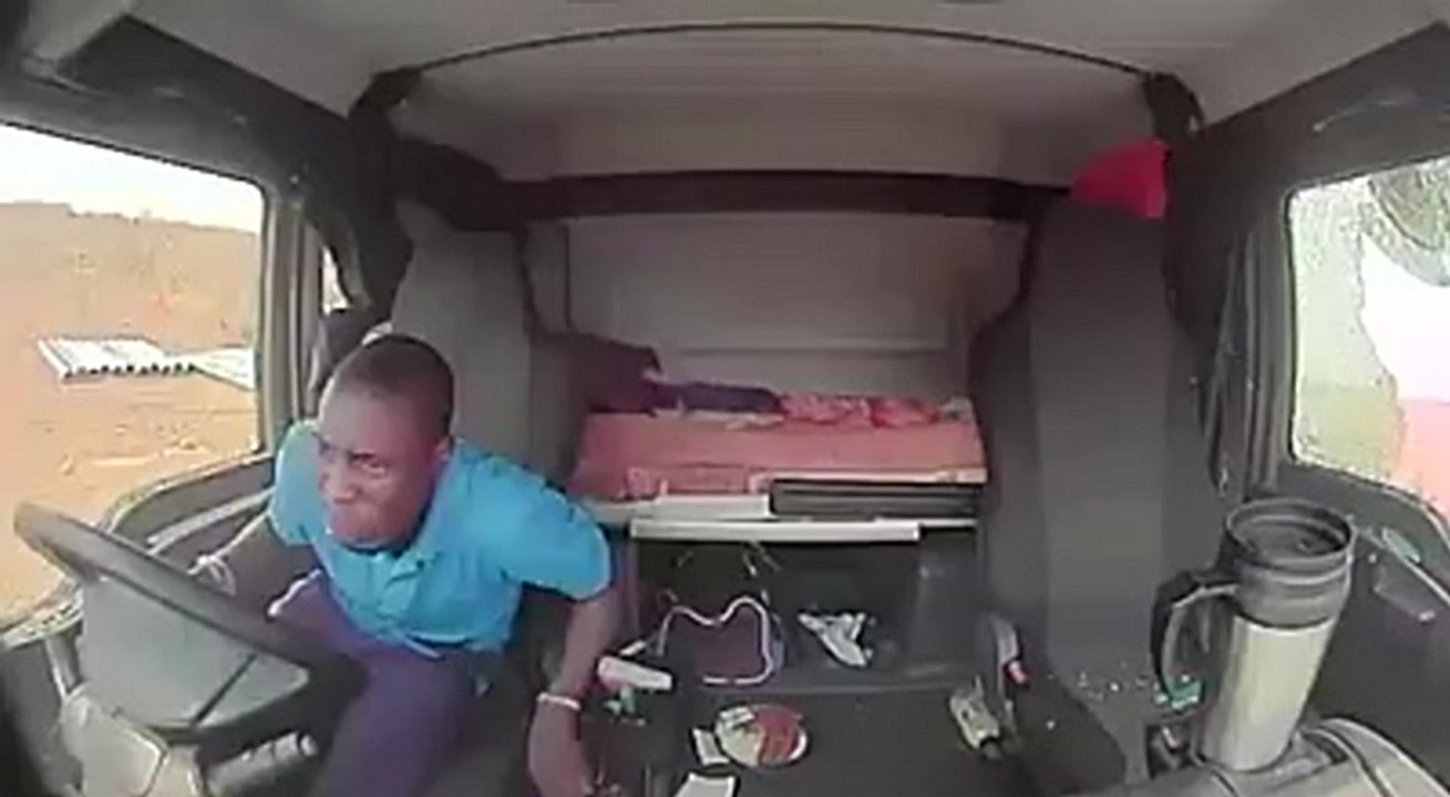 Un chauffeur de camion se fait tirer dessus