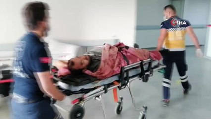 Mandıra çatısına çadır çekerken düşüp yaralandı