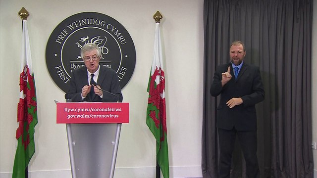 Gales se confina de nuevo y Bélgica cierra bares y restaurantes