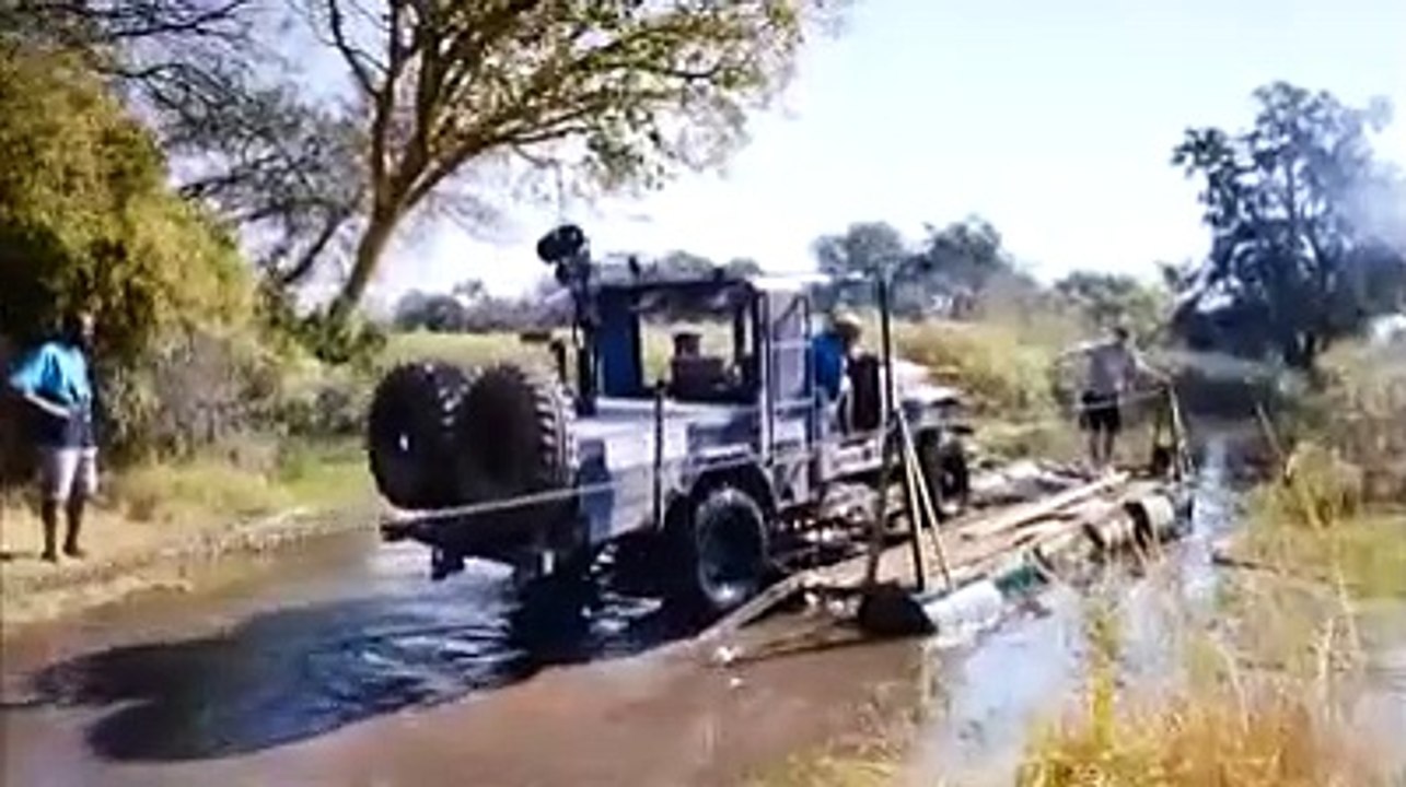 African Adventure 3D - Safari im Okavango Trailer (2008)