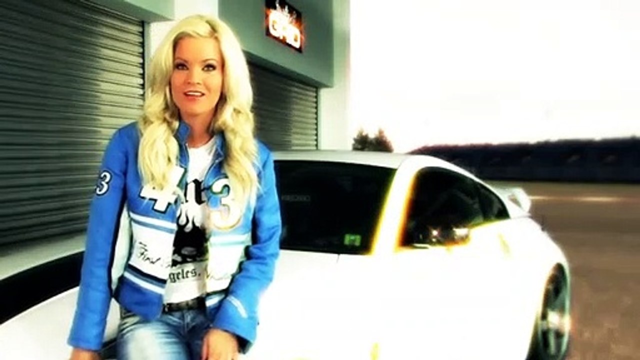 Katharina kuhlmann präsentiert race driver: grid trailer zum videogame (2008)