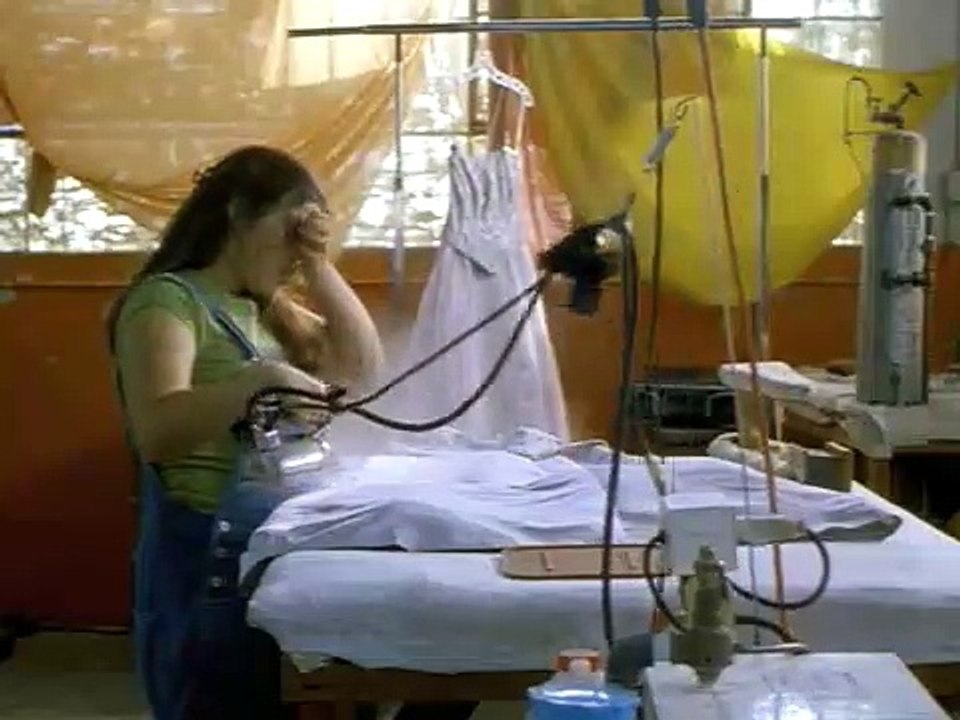 Echte Frauen Haben Kurven Film Trailer