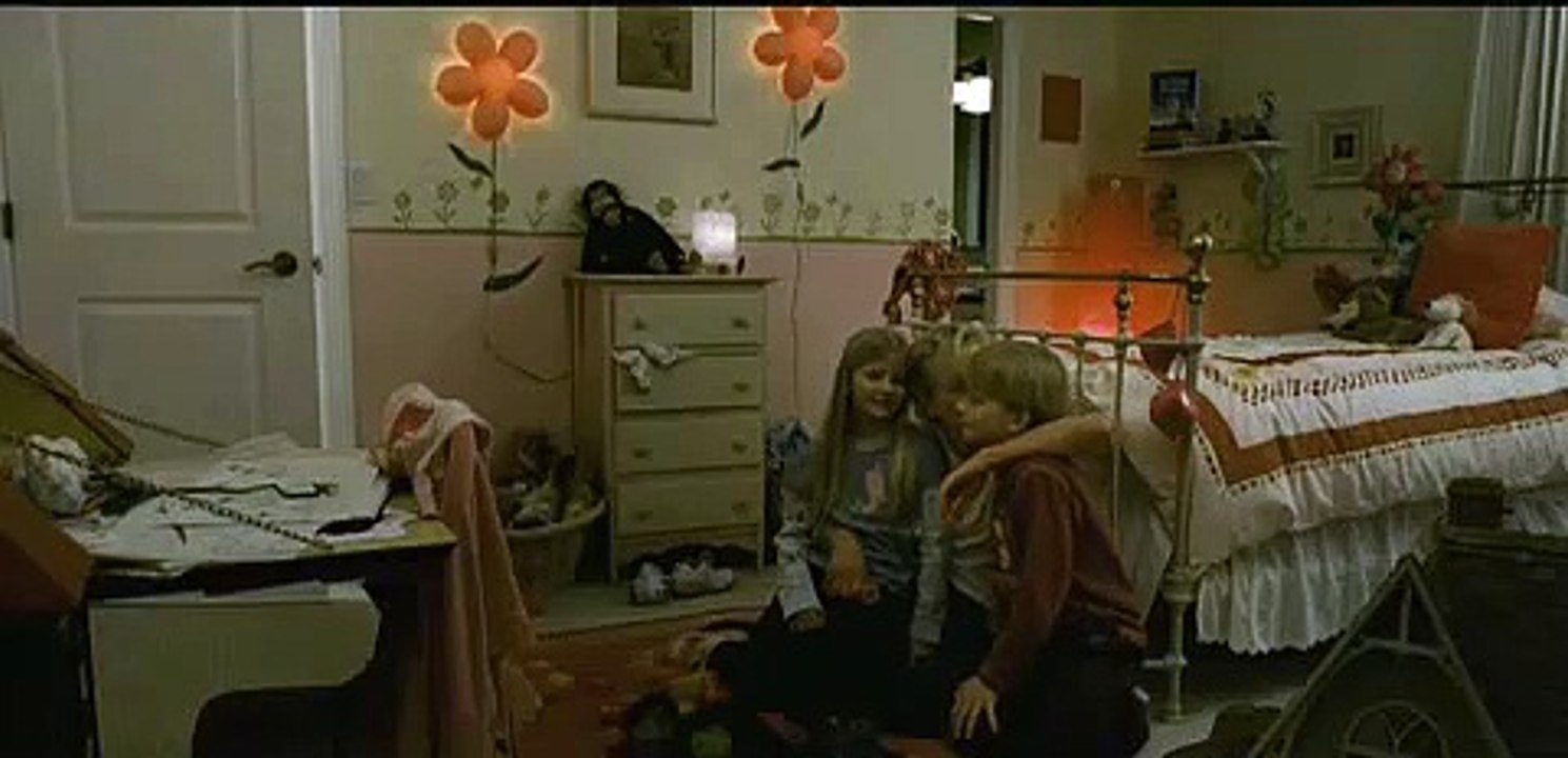 While She Was Out Film Trailer (2008)