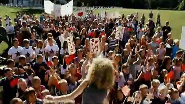 Hier Kommt Lola Film Trailer (2010)