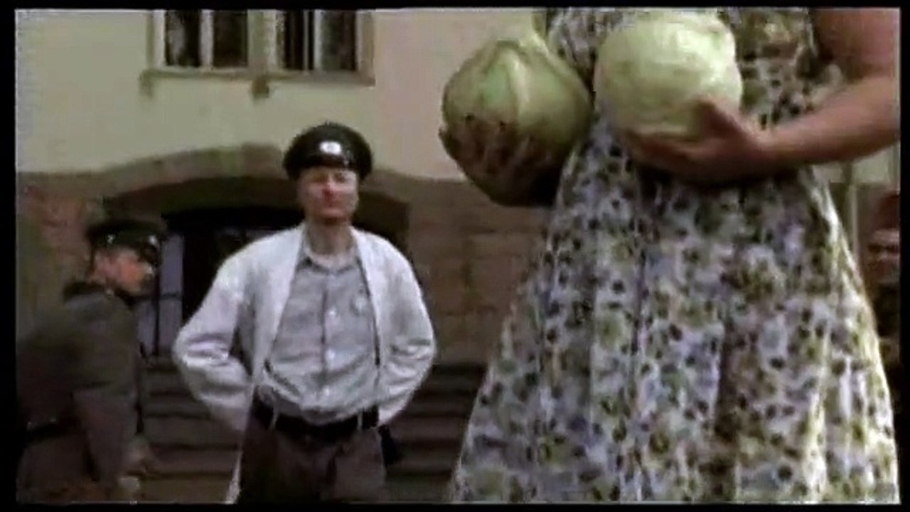 Drei Stern Rot Film Trailer (2009)