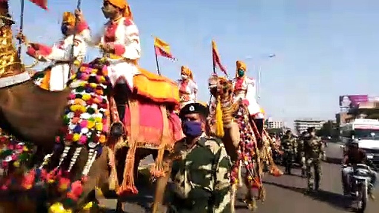 कोरोना जागरुता के लिए बीएसएफ ने उतारा ऊंट दस्ता