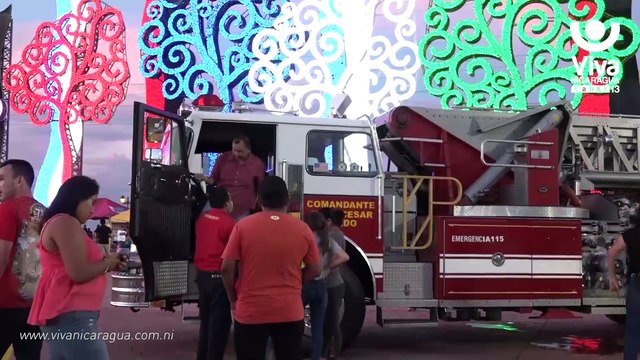 Bomberos realizan demostración de técnica canina en el Paseo de los Estudiantes