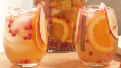 How to Make Apple Cider Sangria