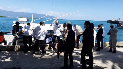 Abinader da primer picazo para la ampliación y remodelación del puerto de Barahona