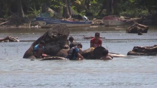 Pluviómetros ayudan a la prevención de desastres en localidad salvadoreña