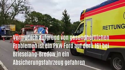Brandenburg, Auto verkeilt sich bei Crash in der Gem. Brieselang unter Kleinlaster