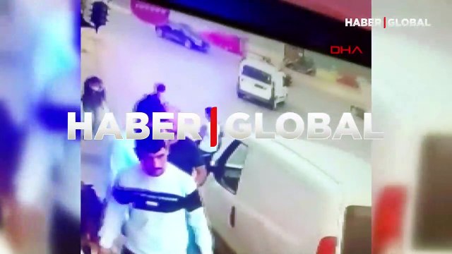 Bir anda aracın içine atlayarak durdurdu