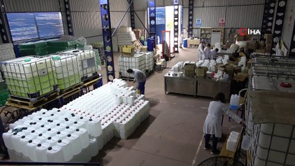 Açılan okulların dezenfektan ihtiyacını karşılamak için bu okul fabrika gibi çalışıyor