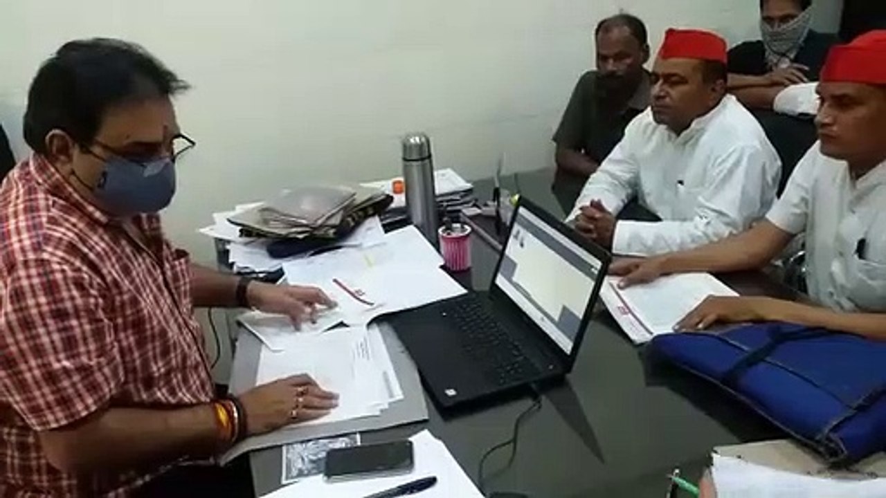 बाबूपुरवा क्षेत्र के कई इलाको मे बिजली के अवैध तरीके मारे जा रहे छापे से परेशान जनता
