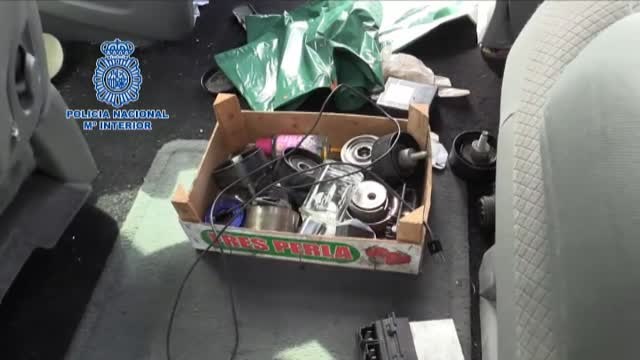 Interceptado vehículo con un sofisticado sistema de imanes para acceder a una caleta de droga