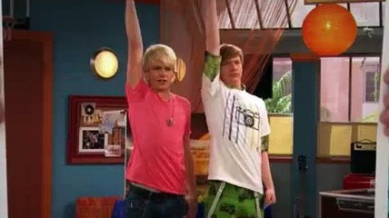Austin & Ally S04E17 Cap And Gown Cant Be Found