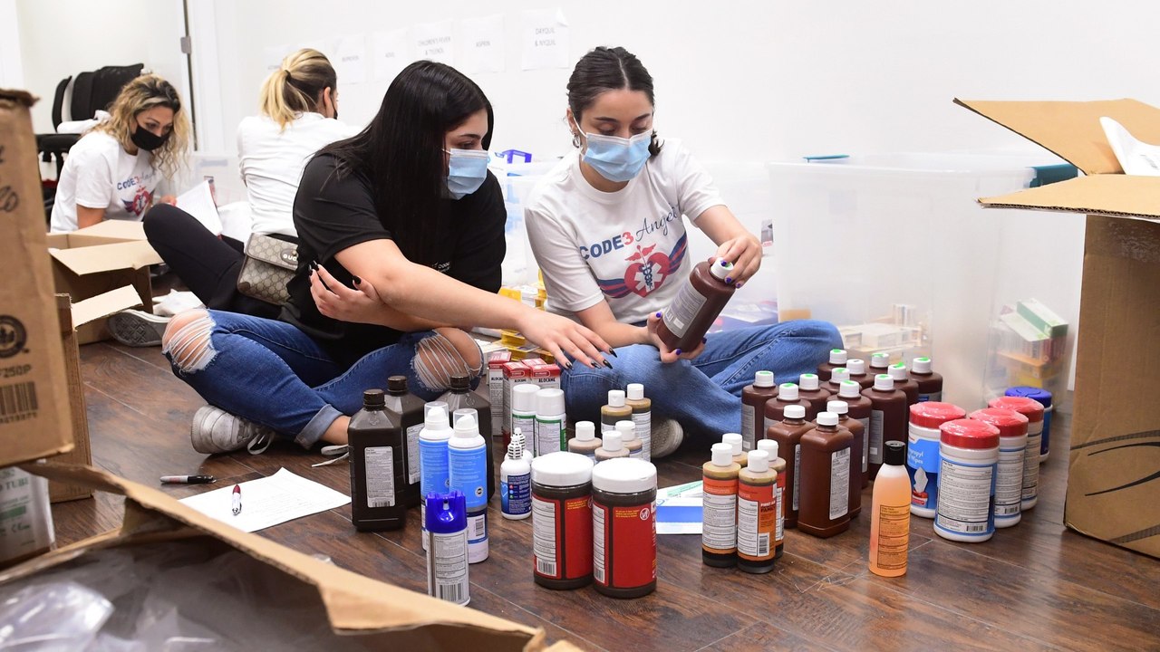 Nagorno-Karabakh conflict: Armenians step up to volunteer