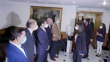 La Reina Letizia y Pablo Iglesias trabajan codo con codo en un acto