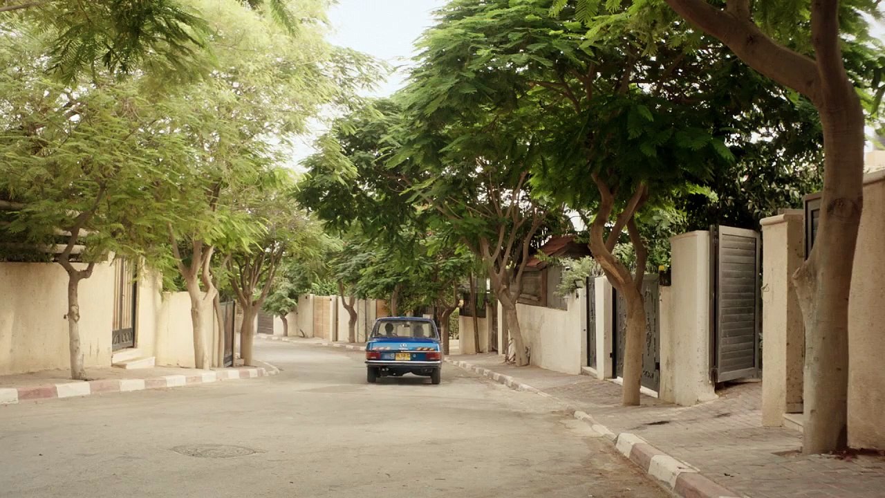 Between Heaven and Earth -Trailer