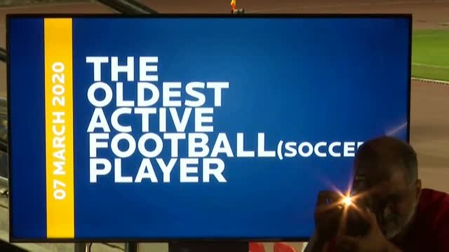 El egipcio Ezzeldin Bahader se convierte en el jugador de fútbol profesional más longevo del mundo