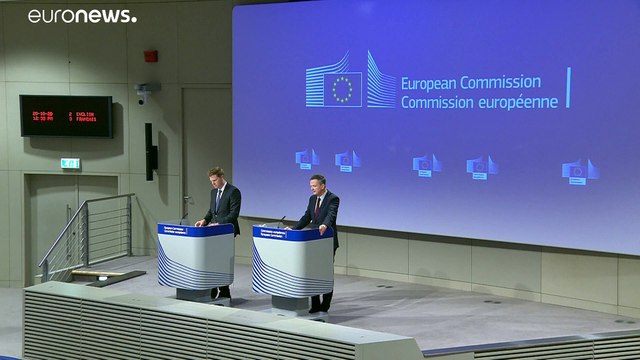 Евросоюз наказывает Кипр и Мальту за золотые паспорта