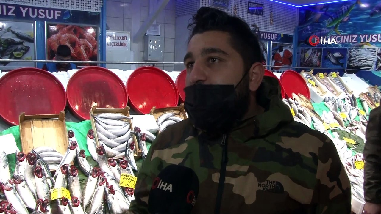 Balık tezgahlarında palamut bolluğu devam ediyor