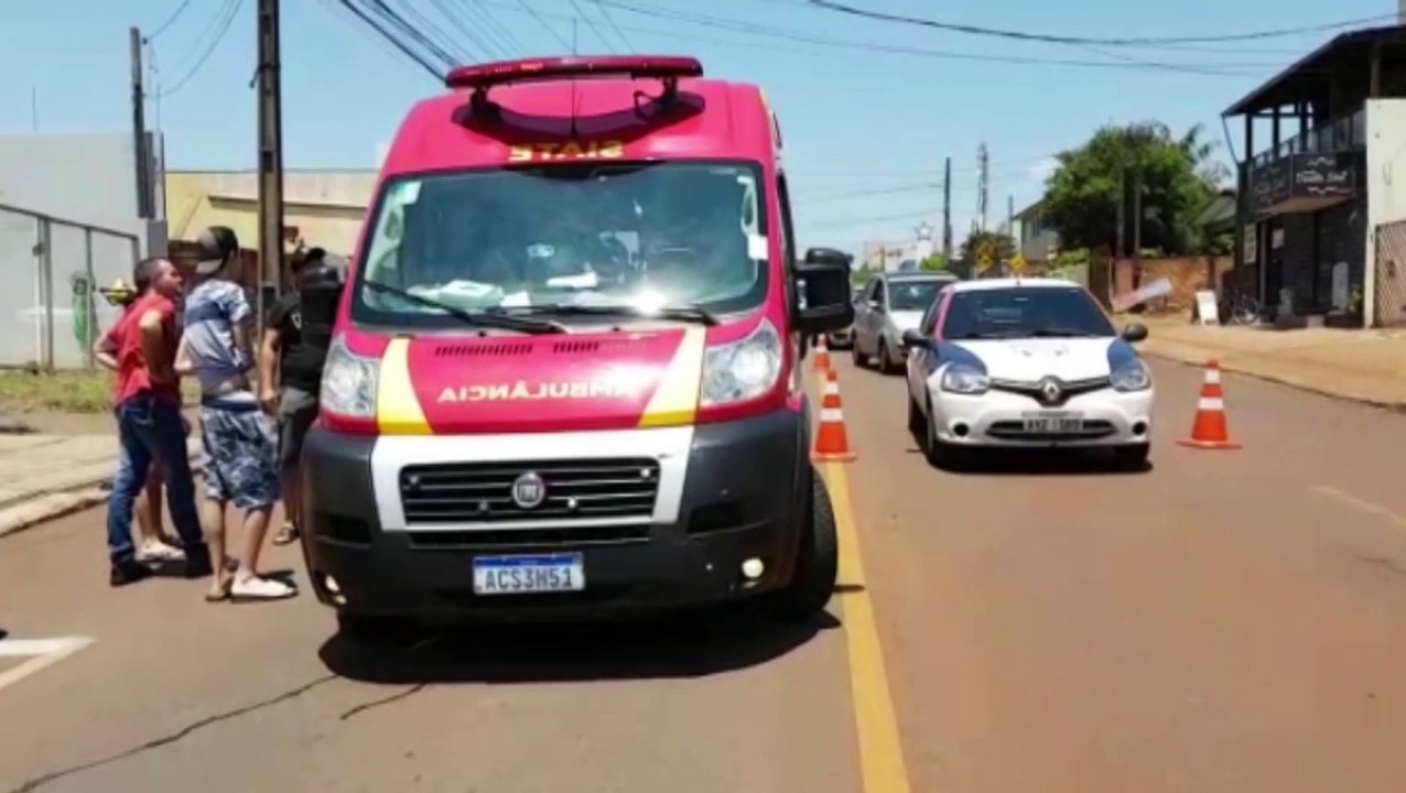 Colisão envolvendo três motocicletas na Rua Jacarezinho deixa homem ferido