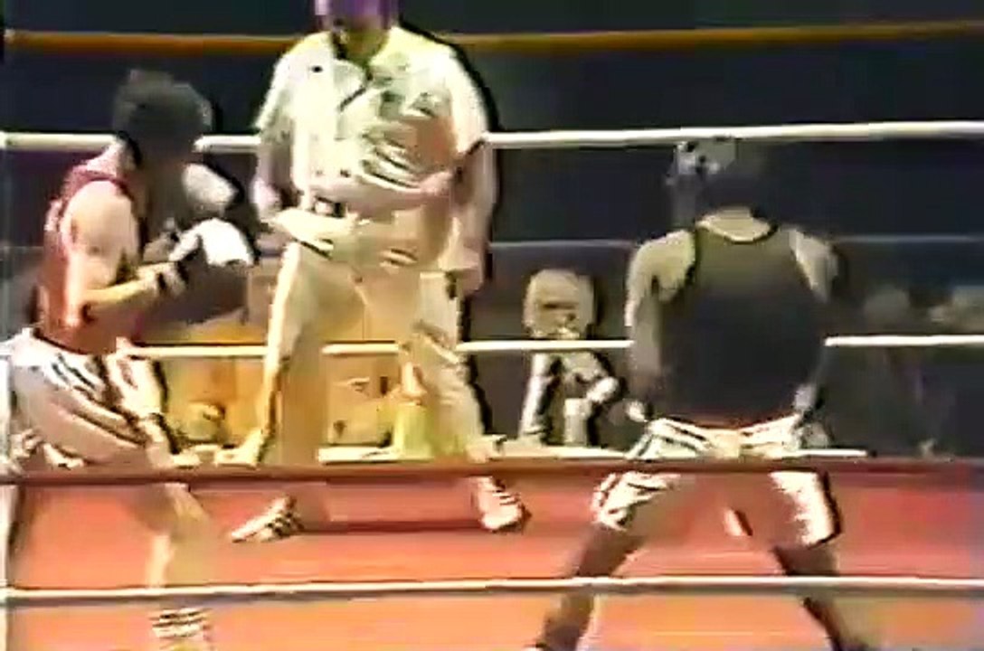 Sugar Ray Leonard vs Paul Sherry ( Amateur Fight )