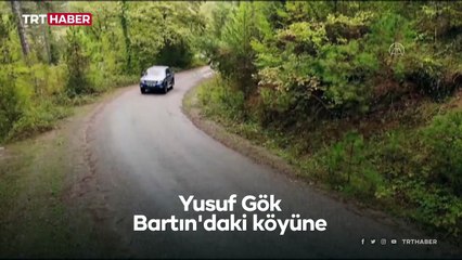 Değiştiremediği yıpranmış Türk bayrağını kaymakamlık yeniledi