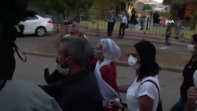 HDP'li vekil Remziye Tosun'dan evlat nöbetindeki ailelere hakaret