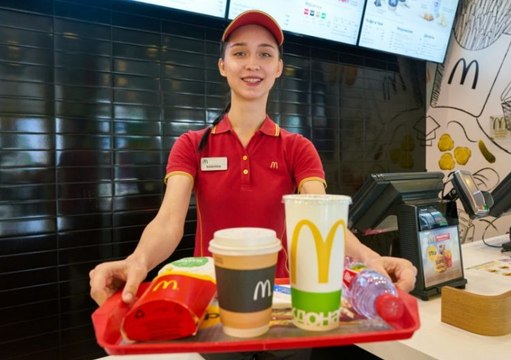 Lui ira en cuisine car il est moche , des employés Mcdo balancent sur leurs patrons