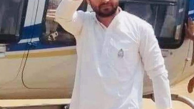 Bihar: Crowd gathered to see Tejashwi Yadav's helicopter