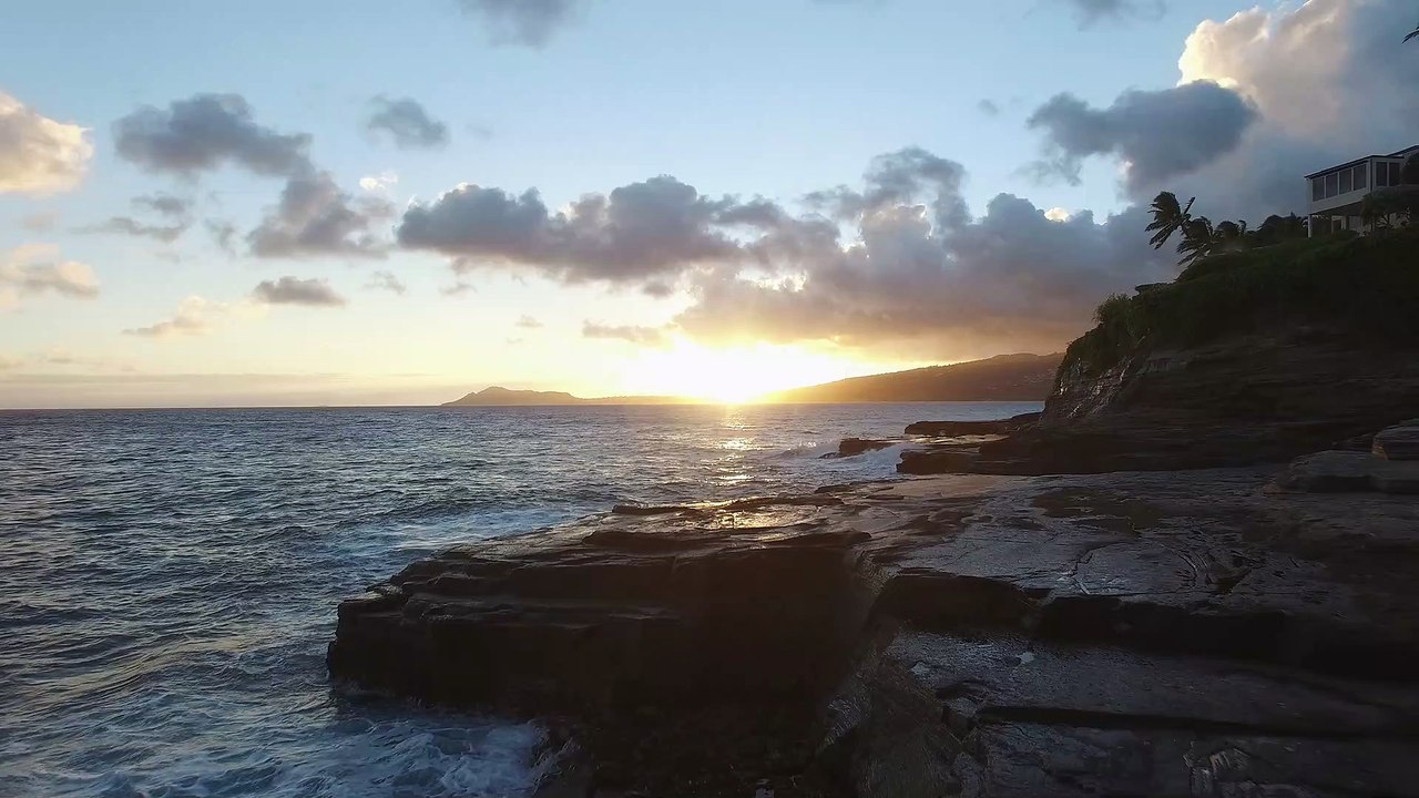 Ocean Waves - Isac Schwarzbaum