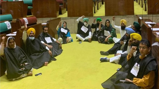 AAP leader tells why the party protested against Captain