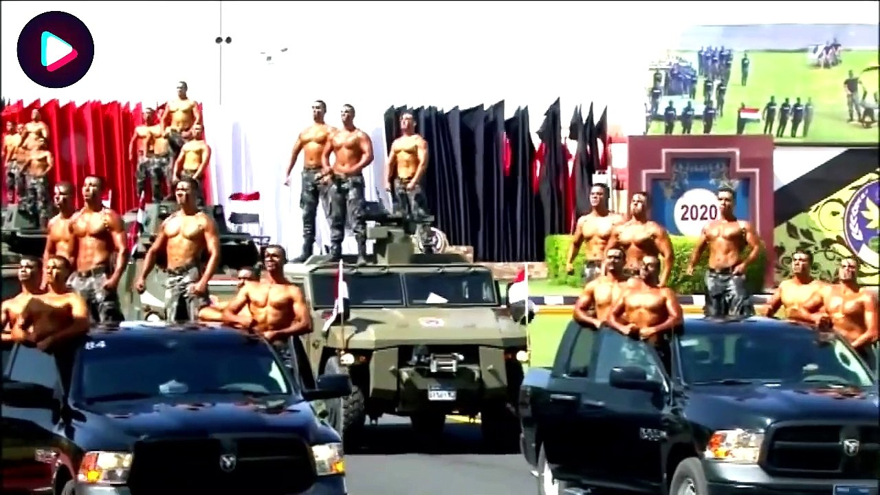 Le défilé des cadets militaires en Egypte