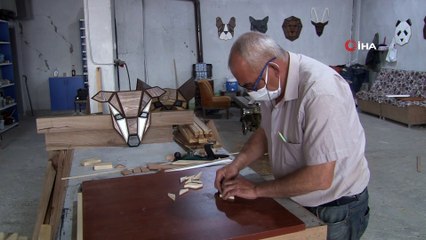 Mesleğinden kopamayan ahşap ustası 10 yılın ardından süs eşyası yapmaya başladı