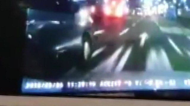 수입차 고의 사고로 보험금 10억 원 가로챈 일당 검거 / YTN