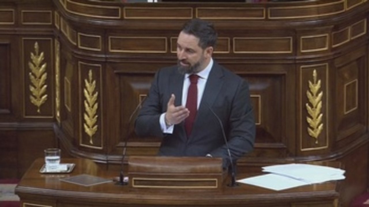 Abascal termina un discurso de dos horas con un "viva el rey y viva España"