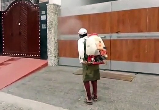 नगर पालिका प्रशासन के द्वारा इलाकों को कराया गया सेनीटाइज