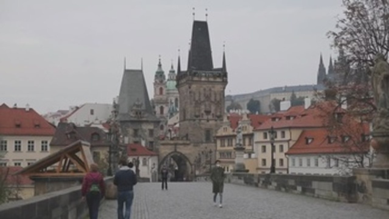 República Checa restringe actividades no esenciales y limita movimientos