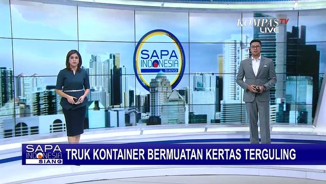 Solar Tumpah Kejalan Akibat Truk Kontainer Terguling