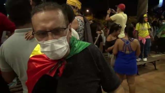 Miles de bolivianos denuncian fraude electoral y piden la anulación de las elecciones presidenciales